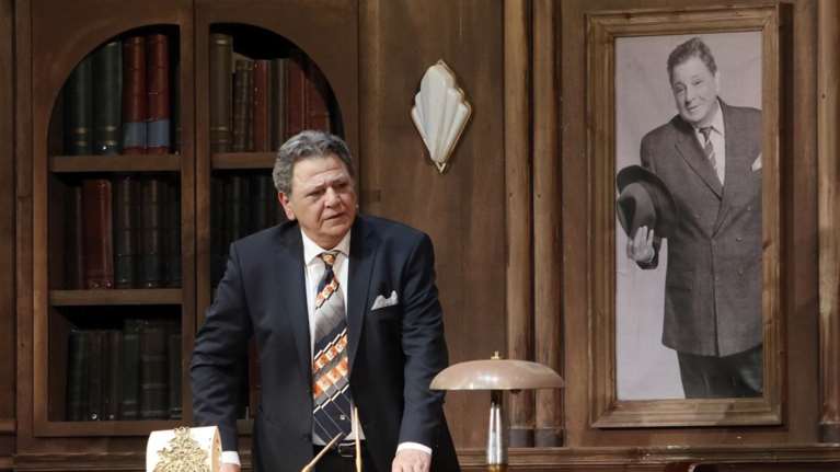 Δείτε τον Γιώργο Παρτσαλάκη μετά την περιπέτεια της υγείας του - Στη θάλασσα με τον γιο του