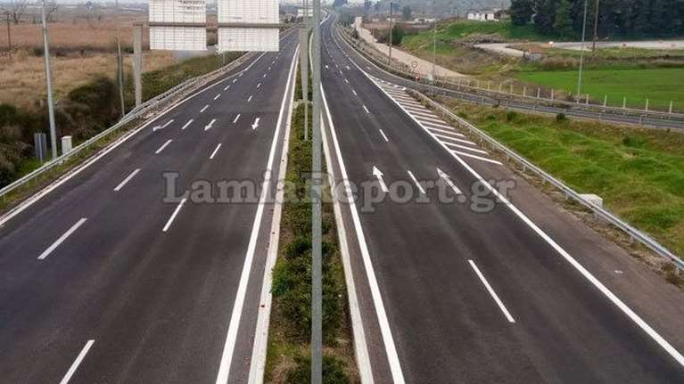 Άδειες από ΙΧ οι εθνικές οδοί - Μόνο νταλίκες στο δρόμο