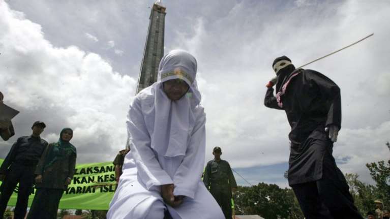 Η Σαουδική Αραβία καταργεί το μαστίγωμα ως ποινή τιμωρίας