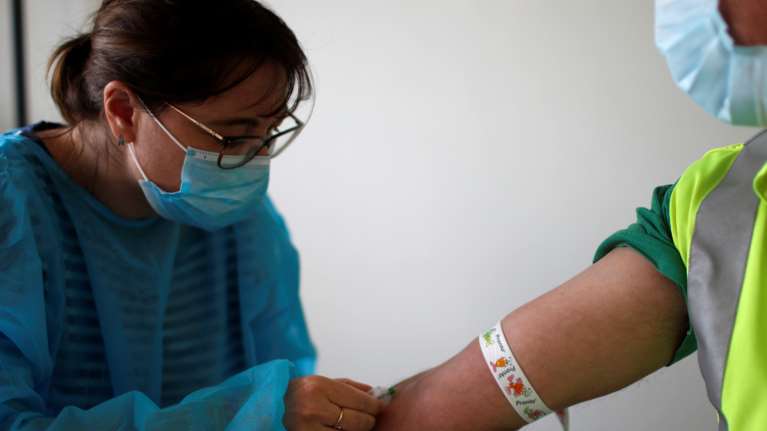 Γαλλία: Μόλις 80 οι θάνατοι μέσα σε 24 ώρες - Από την Δευτέρα η σταδιακή άρση των μέτρων