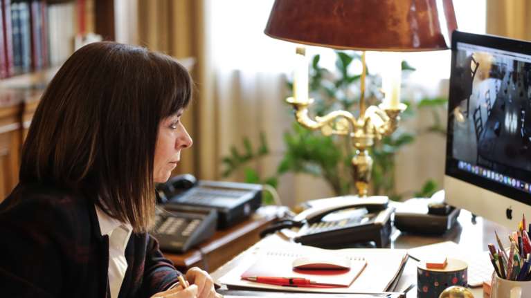 Τους φετινούς νικητές του διαγωνισμού &quot;Καλύτερη Μαθητική Εικονική Επιχείρηση 2020&quot; βράβευσε η ΠτΔ