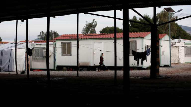 Επίθεση με πέτρες και αντικείμενα από μετανάστες δέχτηκαν αστυνομικοί στην Μαλακάσα