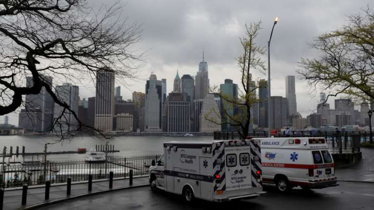 Ν.Υόρκη: Τεστ αντισωμάτων σε νοσηλευτές, αστυνομικούς, πυροσβέστες, οδηγούς λεωφορείων