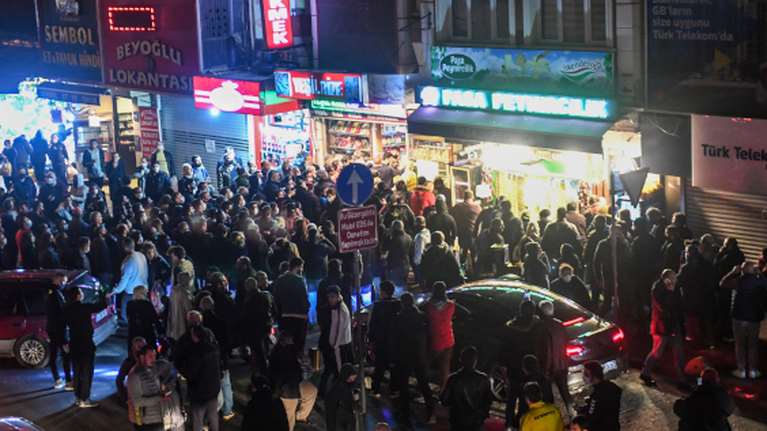 Κορονοϊός: Εικόνες πανικού και χάους στην Τουρκία μετά το ξαφνικό lockdown