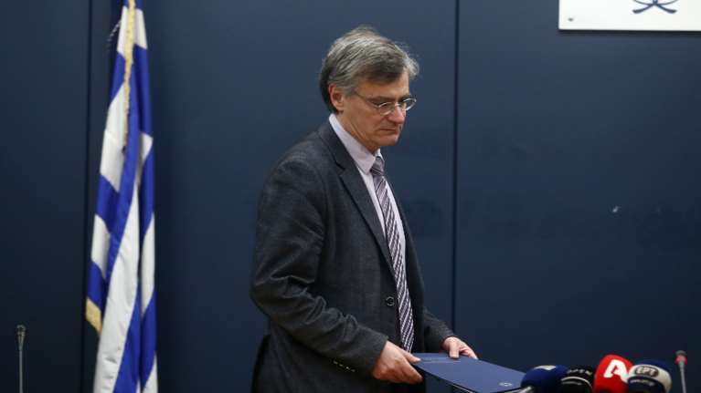 Τσιόδρας: Ο κορονοϊός &quot;προτιμά&quot; τους καπνιστές και τους ηλικιωμένους