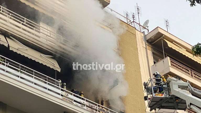 Ανατροπή - Ανοικτό το ενδεχόμενο εμπρησμού στο διαμέρισμα της Θεσσαλονίκης με θύμα τον 86χρονο