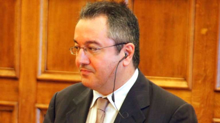 Μόσιαλος: Όχι στην Θεία Κοινωνία μέχρι να έχουμε εμβόλιο για τον κορονοϊό