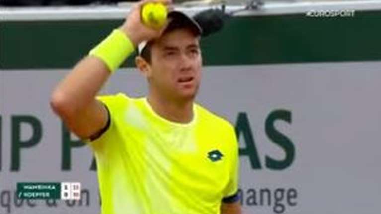 Παρίσι: Η απίστευτη αντίδραση τενίστα στο Ρολάν Γκαρός τη στιγμή που το Rafale σπάει το φράγμα του ήχου [βίντεο]