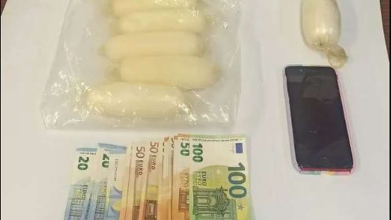 Ελ. Βενιζέλος: Στα πράσα 30χρονη Βραζιλιάνα - Έκρυβε κοκαΐνη στο εσώρουχό της [Εικόνες]