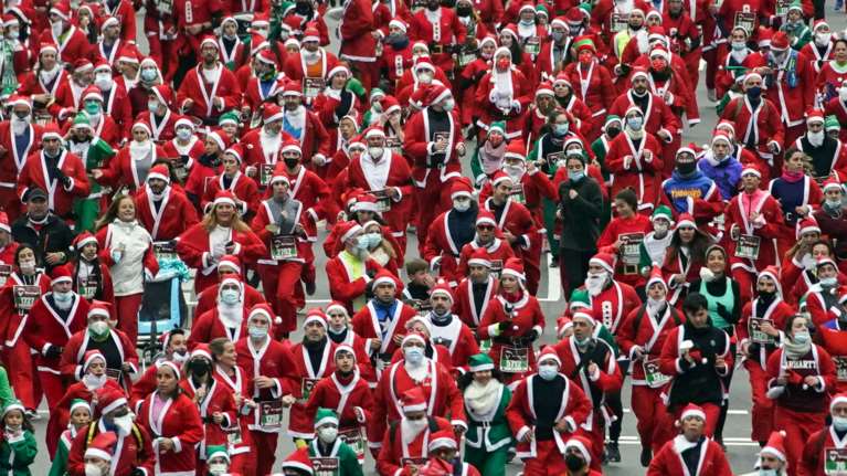 Ισπανία: Χιλιάδες Άγιοι Βασίληδες κατακλύζουν τους δρόμους της Μαδρίτης [Εικόνες - Βίντεο]