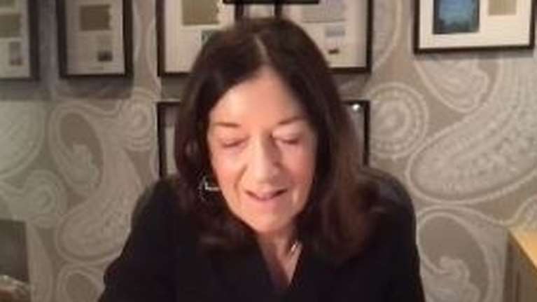 Β. Χίσλοπ: Η γραβάτα του Βασιλιά Κάρολου με τις ελληνικές σημαίες, ήταν ένα σαφές μήνυμα για την επιστροφή των Γλυπτών του Παρθενώνα