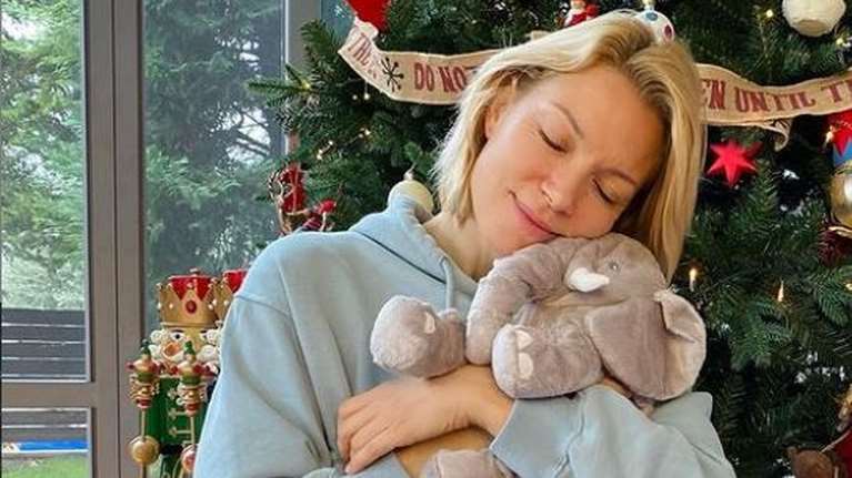 Βίκυ Καγιά: Το απίθανα στολισμένο σπίτι της και τα μαγειρέματα με Κάρολο &amp; Μπιάνκα