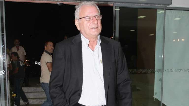 Κώστας Χαρδαβέλλας: Κέρδισε τη μάχη με τον καρκίνο, έχασε τη φωνή του - &quot;Έκανα χημειοθεραπείες, πήγαινα στο στούντιο ζαλισμένος&quot;