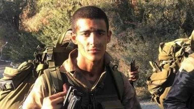 Τέμπη: Ανδρες των ΛΟΚ αποχαιρέτησαν τον 23χρονο Κυπριανό- "Να προσεύχεστε για τη ψυχούλα του γιου μου", είπε η μητέρα του [βίντεο]