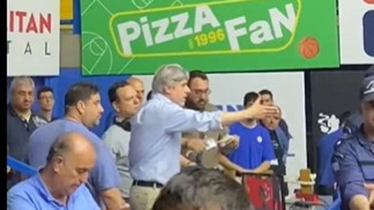 Φραστική επίθεση οπαδών του Περιστερίου στον Δημήτρη Χατζηγεωργίου [βίντεο]