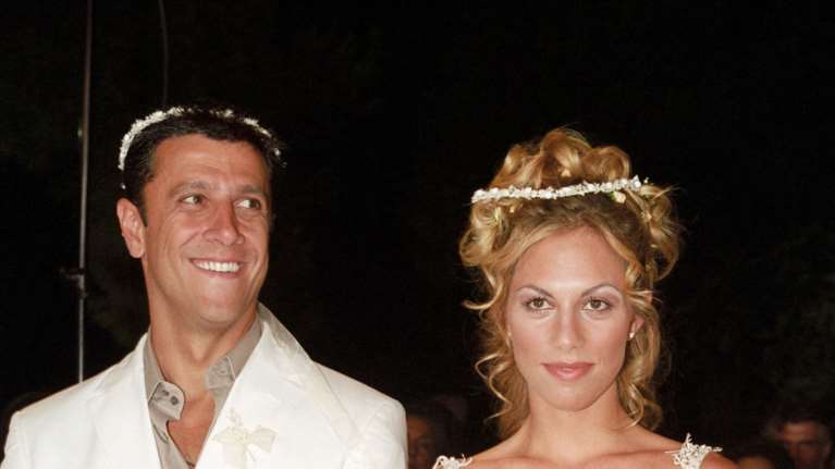 Η 24χρονη Ντορέττα Παπαδημητρίου νύφη στον γάμο της με τον Πηλαδάκη - Με κουμπάρο τον Ρέμο [εικόνες]