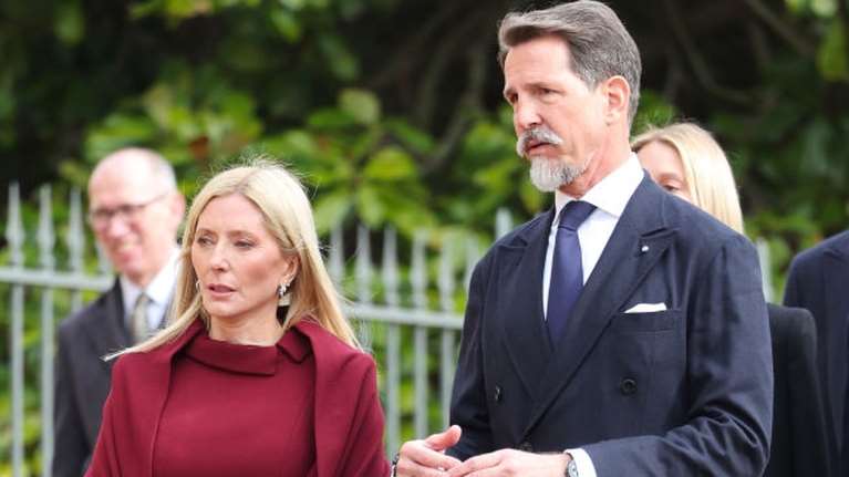 Η Μαρί Σαντάλ στην κουζίνα της - Mαγειρεύει με Prada φούτερ