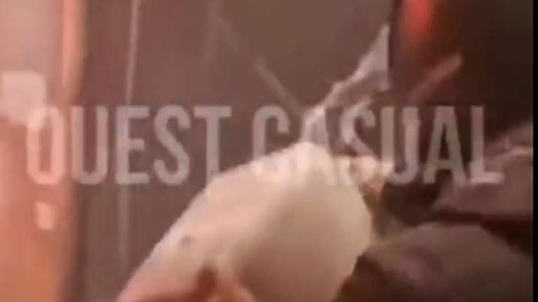 Νερό και όχι βενζίνη είχε τελικά το μπιτόνι που κρατούσε ο ακροδεξιός στα επεισόδια στο Μοναστηράκι