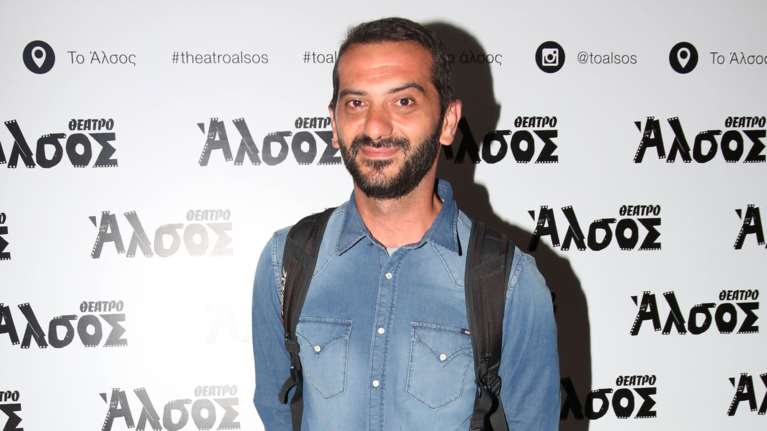 Λεωνίδας Κουτσόπουλος: Βραδινή έξοδος με γοητευτική μελαχρινή συνοδό - Ποια είναι [Εικόνα]