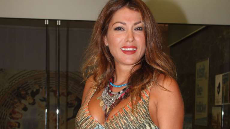 Η Κλέλια Ρένεση υπέρ των ανεμβολίαστων υγειονομικών - Στηρίζει την απεργία πείνας, ζητά επαναπρόσληψη