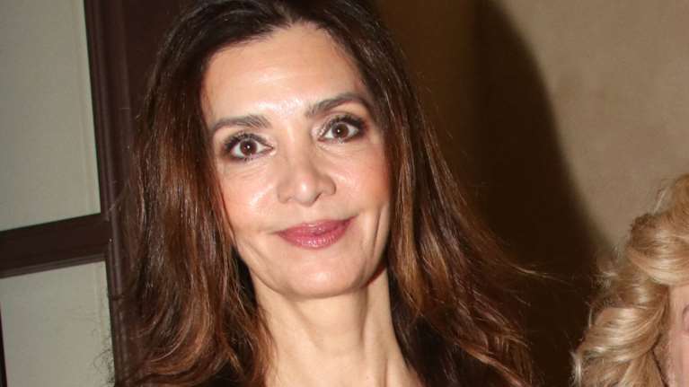 Κατερίνα Λέχου: Η stylish εμφάνιση με sparkly ψηλόμεση βερμούδα και ψηλές μπότες