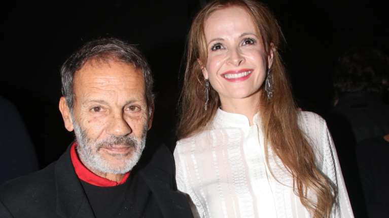 Ηρώ Σαΐα – Σταύρος Ξαρχάκος: Η σπάνια φωτογραφία με τα δίδυμα παιδιά τους