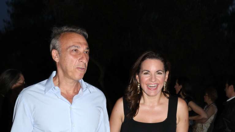 Η Ολγα Κεφαλογιάννη έκανε την πιο σικ εμφάνιση στο Ηρώδειο - Το total black και οι κόκκινες λεπτομέρειες [εικόνες]