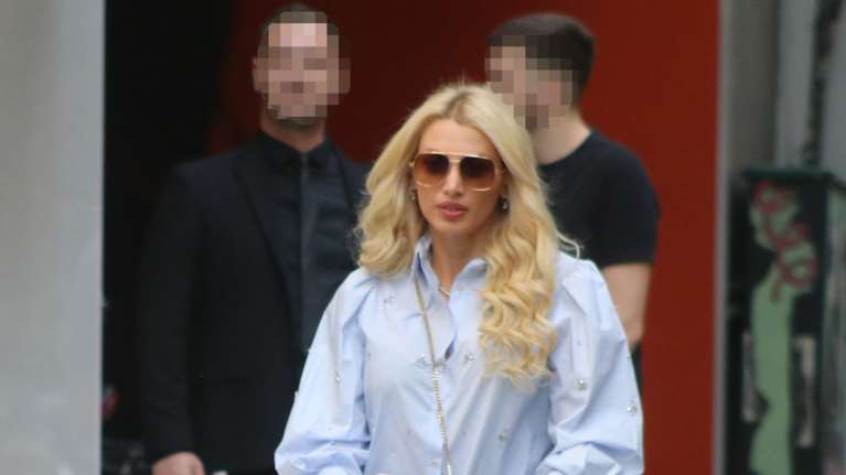 Κωνσταντίνα Σπυροπούλου: Για θαλασσινά στην Πλάκα