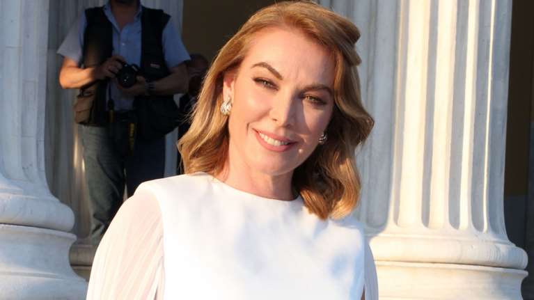 Τατιάνα Στεφανίδου: Ποζάρει πάνω σε πολυτελές yacht με άψογο summer look