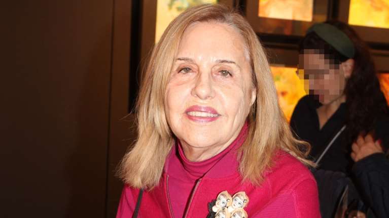 Λόλα Νταϊφά: Είδα τα κλεμμένα κοσμήματά μου να πωλούνται σε εκπομπή στη τηλεόραση [βίντεο]