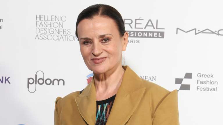 H Καρυοφυλλιά Καραμπέτη σε μία fashion εμφάνιση - Στη διήμερη γιορτή της ελληνικής μόδας