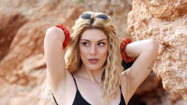 Έλενα Πολυχρονοπούλου: Στο στόχαστρο της ΕΛΑΣ ο &quot;συνδετικός κρίκος&quot; πίσω από τη βαλίτσα με τα 7,8 κιλά κοκαΐνης