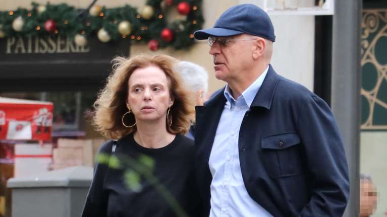 Νίκος Δένδιας: Σπάνια δημόσια εμφάνιση με τη σύζυγό του, Δάφνη Λάλα στην Αθήνα [εικόνες]