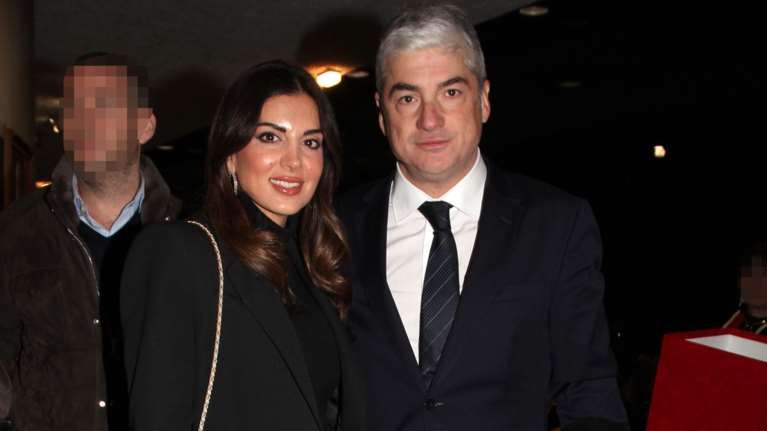 Η Σταματίνα Τσιμτσιλή στο viral εστιατόριο του Κουκακίου