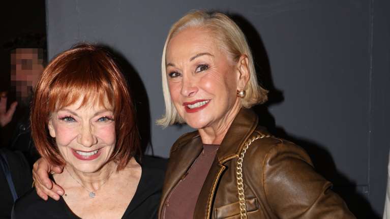 Νταίζη Σεμπεκοπούλου: &quot;Έχω πεθάνει στα γέλια&quot; - Διαψεύδει η ηθοποιός τον... θάνατό της σε ζωντανή σύνδεση (βίντεο)