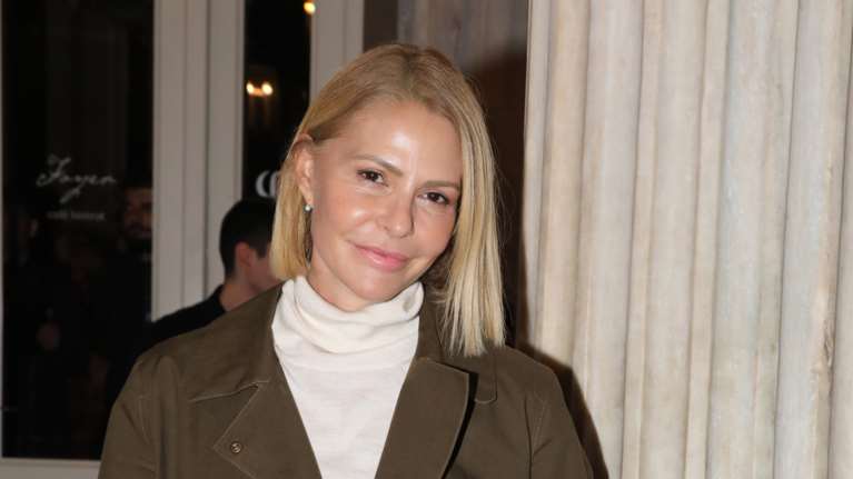 Στην Πάτμο η Τζένη Μπαλατσινού: Η βόλτα με τον 4 ετών γιο της, Παναγιώτη-Αντώνιο