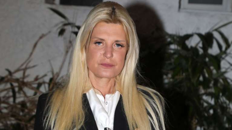 Καταβεβλημένη η Μαρίνα Πατούλη: &quot;Για την πολιτική και την εικόνα του θυσιάζει τη γυναίκα του και την οικογένειά του&quot; [βίντεο]