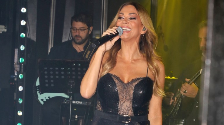 ΕΛΛΗ ΚΟΚΚΙΝΟΥ