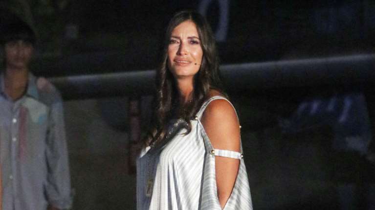 Μάρα Δαρμουσλή: Με μπικίνι στη θάλασσα στον έκτο μήνα της εγκυμοσύνης της