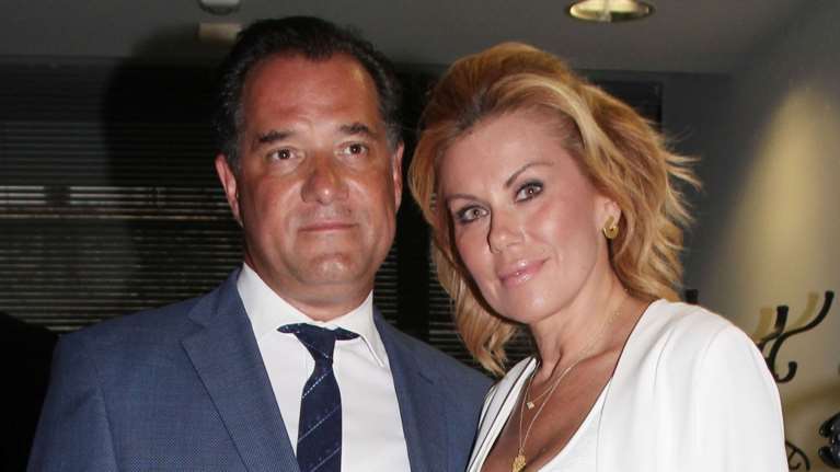 Η έκπληξη της Ευγενίας Μανωλίδου στον Άδωνι Γεωργιάδη - Τι τον περίμενε στο γραφείο του [εικόνες]