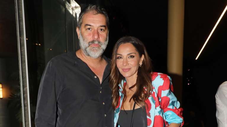 Δέσποινα Βανδή - Βασίλης Μπισμπίκης: Χαλαρώνουν μαζί στην Κρήτη - Η βραδινή έξοδος