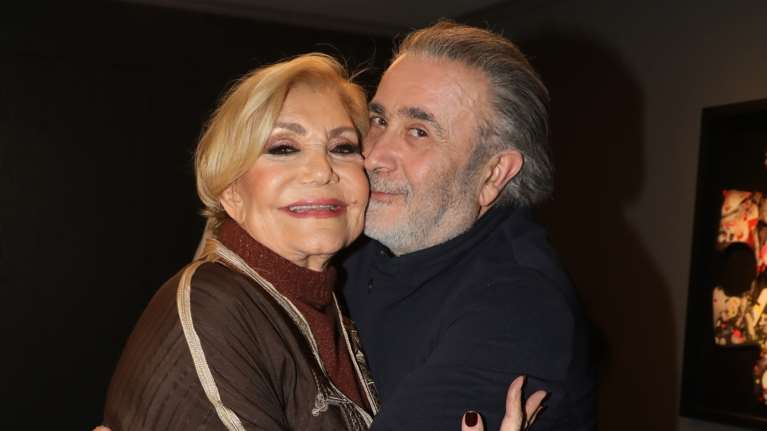 Ο Λαζόπουλος περιγράφει τις στιγμές πριν την πτώση της Μαρινέλλας: Ολοι καταλάβαμε ότι δυσκολευόταν, κοιτούσε το μόνιτορ