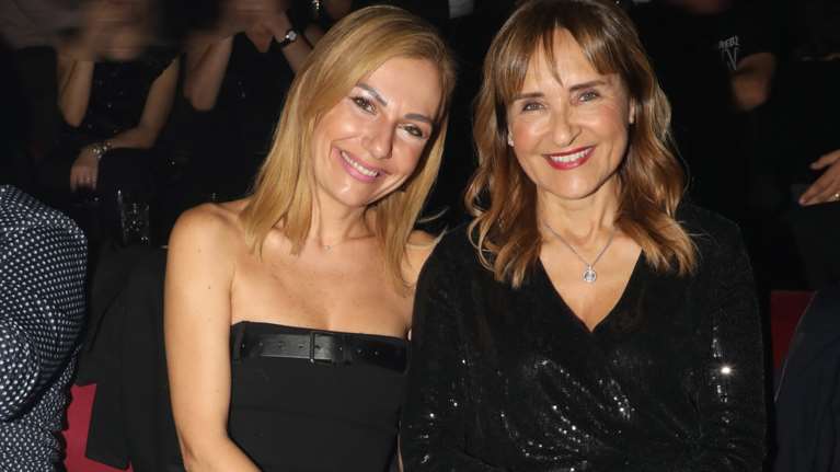 Η Ζαχαρέα στηρίζει τη φίλη της Μεσσαροπούλου: &quot;Αυτοί που σ&#39; έχουν στοχοποιήσει κόπτονται για τα γυναικεία δικαιώματα&quot;