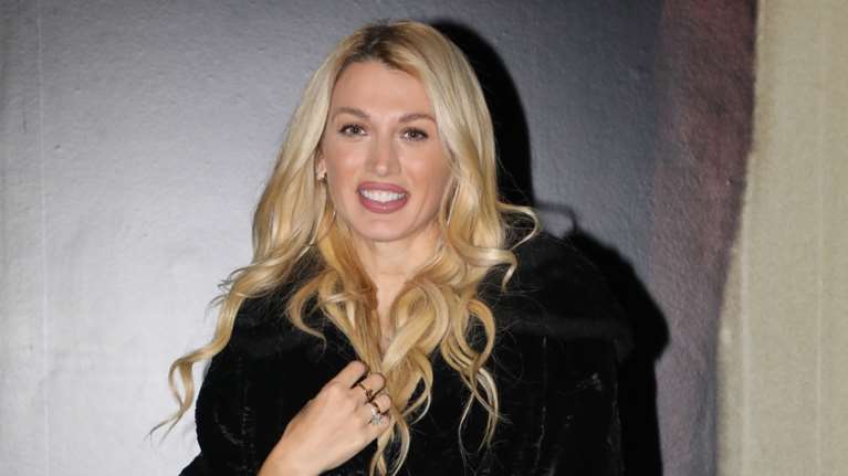 Η Κωνσταντίνα Σπυροπούλου φόρεσε τη (λάθος) γούνα της: Η στιλιστική αστοχία που δεν αναβάθμισε το look της