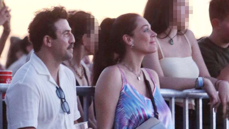 Η Ιωάννα Τριανταφυλλίδου με φουσκωμένη κοιλίτσα- Στο πλευρό της ο σύζυγός της Κίμωνας Κουρής