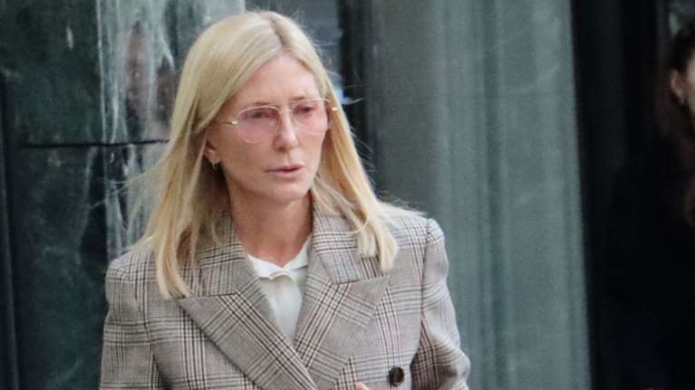 Η Μαρί Σαντάλ super classy στο κέντρο της Αθήνας - Γευμάτισε σε ιστορικό εστιατόριο [εικόνες]