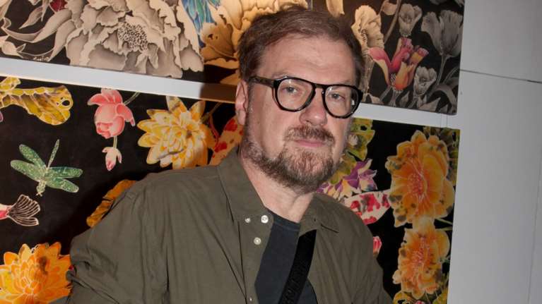 Ο Κώστας Σπυρόπουλος επιστρέφει μετά από τρία χρόνια στα θεατρικά δρώμενα - Όχι ως ηθοποιός [εικόνες-βίντεο]