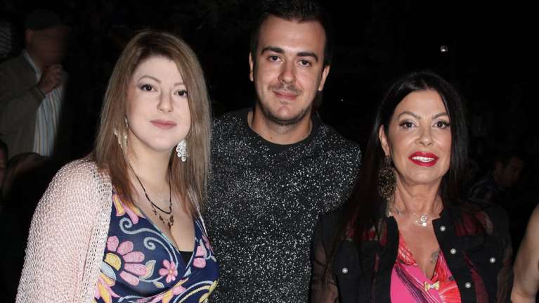 Ξέσπασε η κόρη της Άντζελας Δημητρίου κατά ΜΜΕ: Κατεβάστε τα δημοσιεύματα αλλιώς θα υπάρξουν συνέπειες