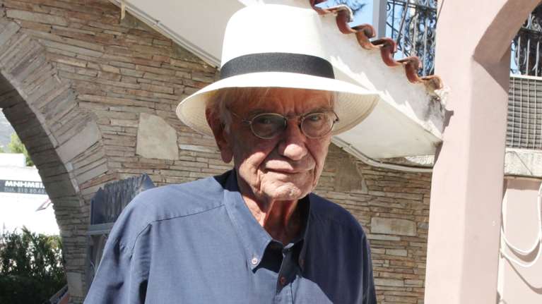 Βουλή: Η Ολομέλεια τίμησε με ενός λεπτού σιγή τη μνήμη του Βασίλη Βασιλικού