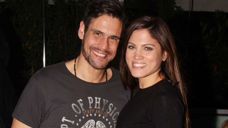 Ο Δημήτρης Ουγγαρέζος απάντησε με κείμενο στη Ζήνα Κουτσελίνη για το "Θα με πάει αίμα" και την προσβολή στην κόρη της.